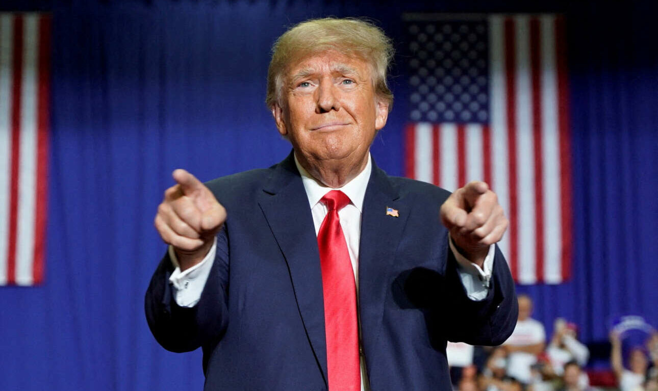 Ο Τραμπ ζητεί $475 εκατ. από το CNN επειδή τον αποκάλεσε «Χίτλερ»