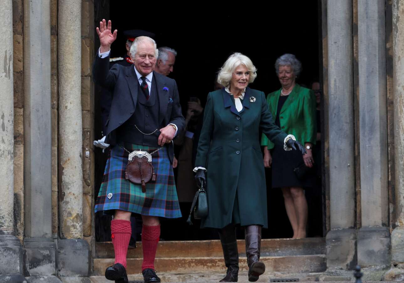 Ο Κάρολος Γ’ θέλει μια στέψη «χαμηλού κόστους»