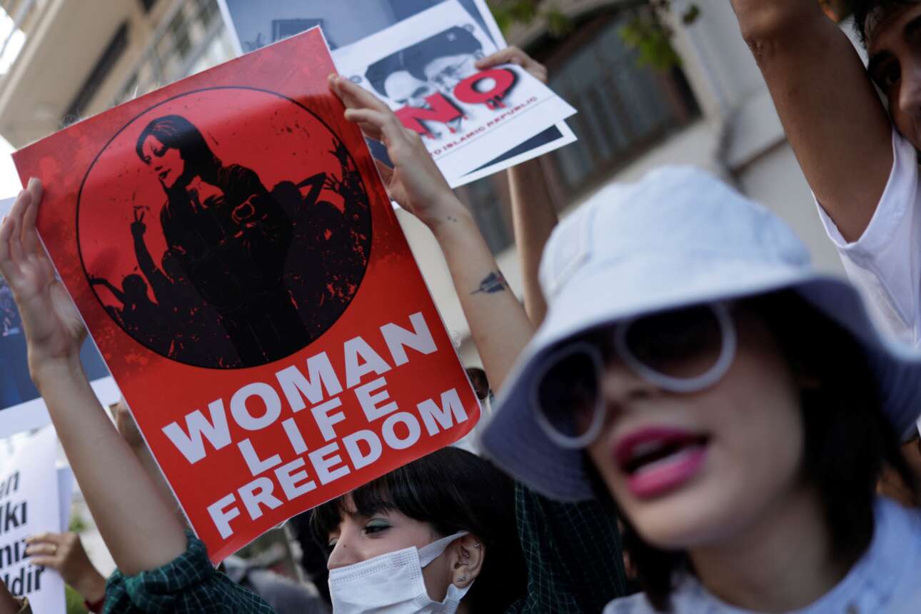 Ιράν: Η «γυναικεία επανάσταση» και το καθήκον της Δύσης