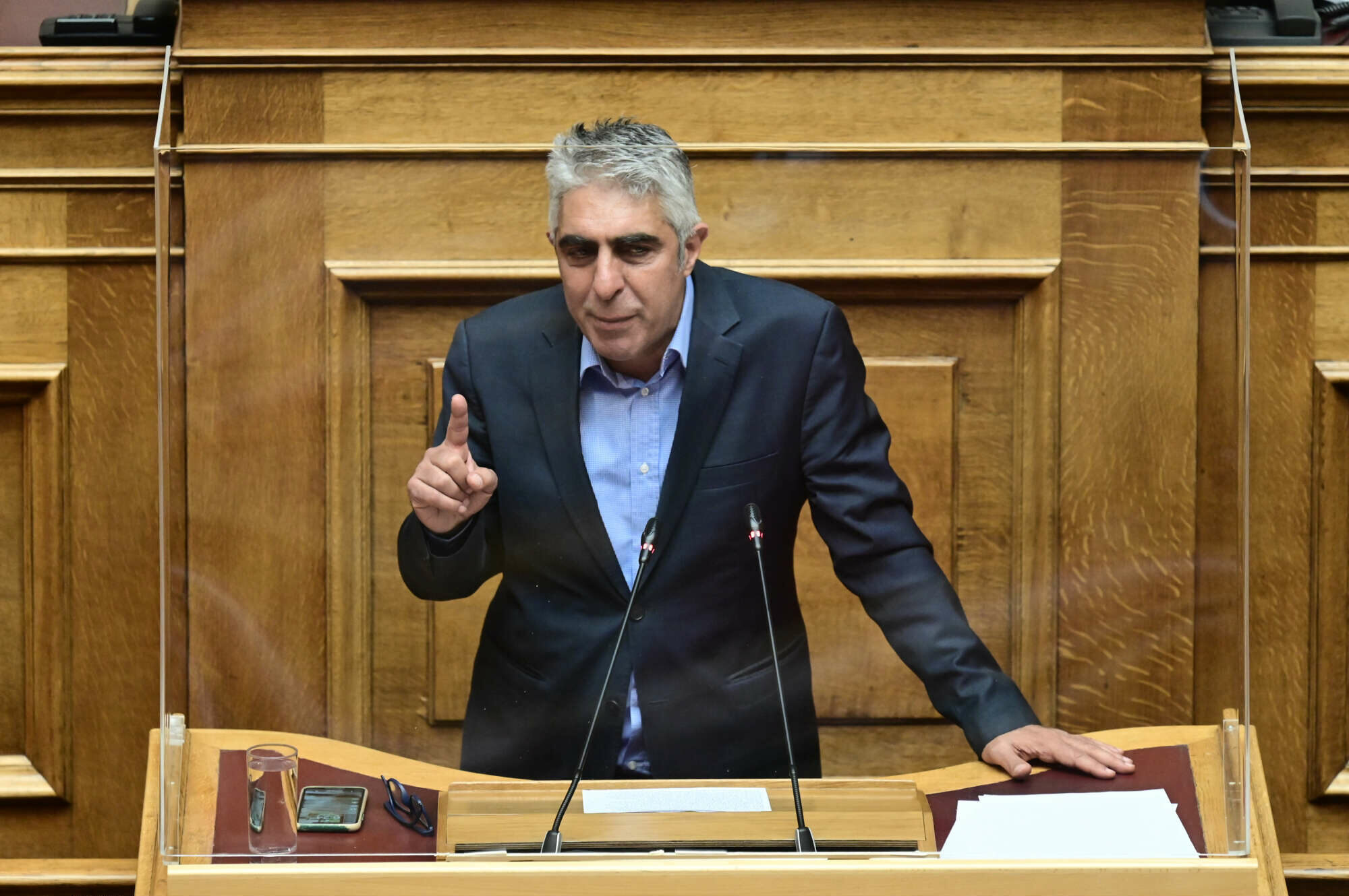 Ο εξάδελφος Τσίπρας ξέφυγε: Ο αρθρογράφος των Financial Times «ή παίρνει ναρκωτικά ή είναι πληρωμένος»