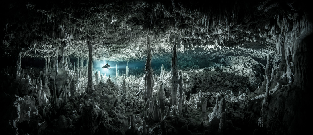Κατάδυση στο υποβρύχιο σύμπλεγμα σπηλαίων στη χερσόνησο του Γιουκατάν, στο Μεξικό 