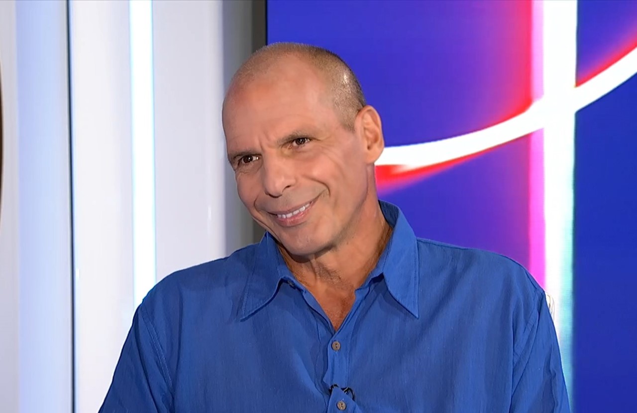 Βαρουφάκης: Αν είχαμε βγει από το ευρώ, σήμερα θα ήμασταν πολύ καλύτερα!