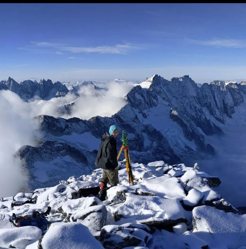 Οι δίδυμοι ορειβάτες που ανακαλύπτουν νέες «ψηλότερες κορυφές» του κόσμου
