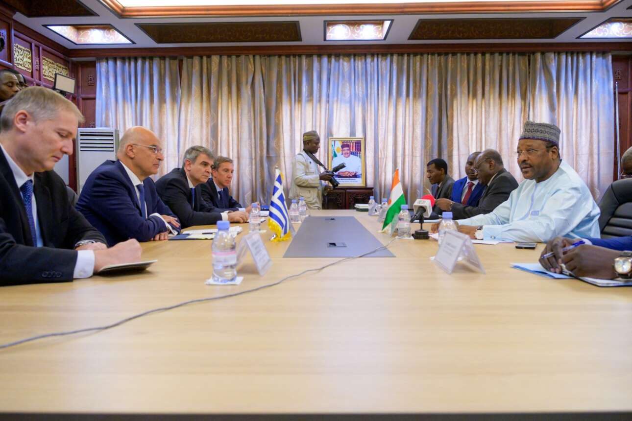 «Αντιλαμβάνομαι τον εκνευρισμό σας»: Πληρωμένη απάντηση Δένδια σε Τσαβούσογλου