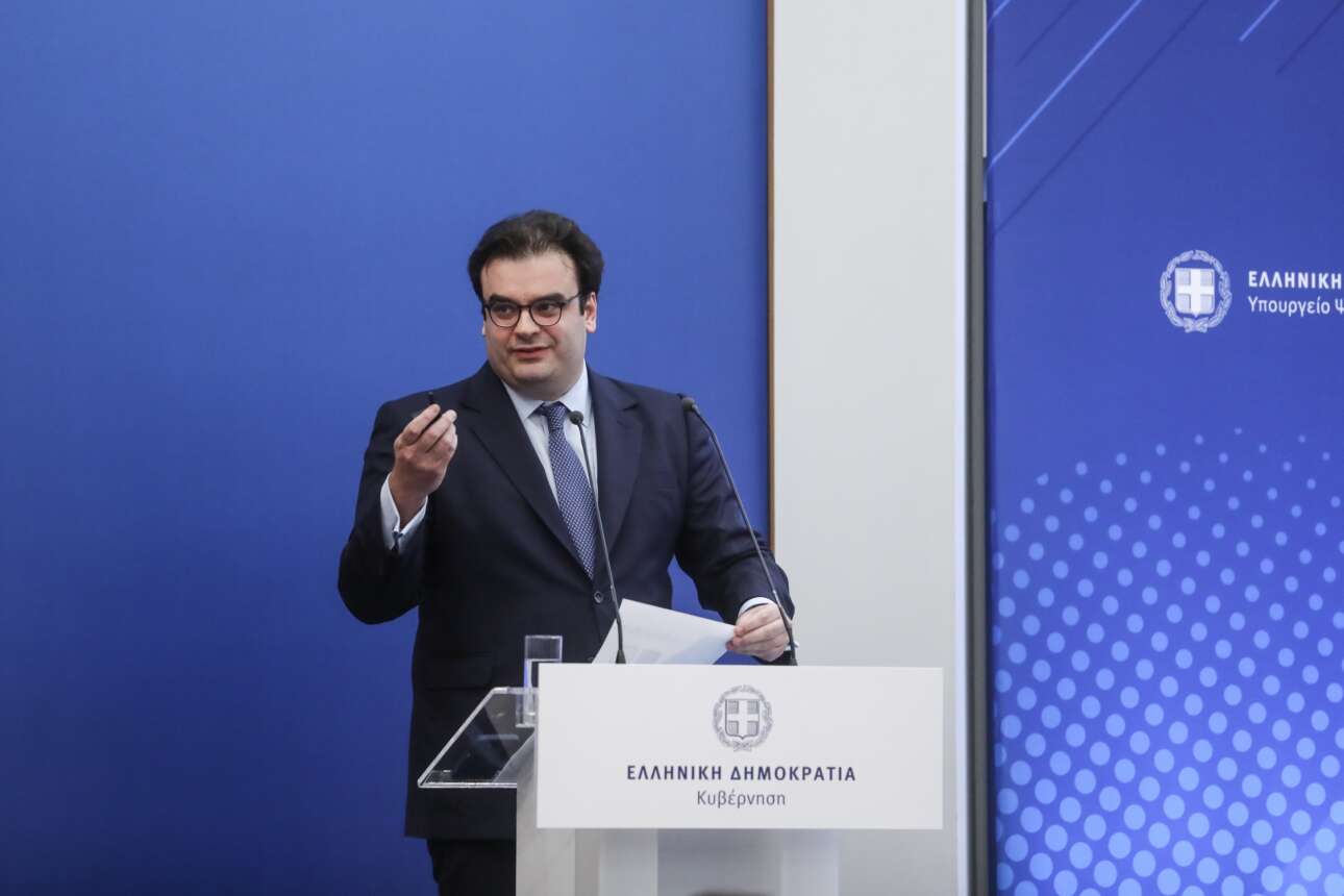 Οργή Πιερρακάκη για την «Εφ. Συν»: Προσβάλλουν τη σύζυγό μου και τα θύματα στο Μάτι