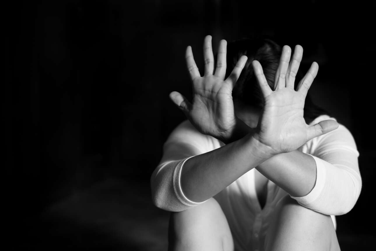 Πετράλωνα: Φρικιαστικές καταγγελίες παιδιών για πάρτι βιασμών από τον πατέρα