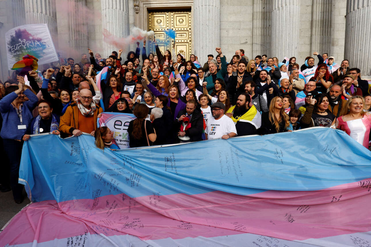 Σκωτία και Ισπανία προχωρούν στην αποπαθολογικοποίηση των τρανς ατόμων