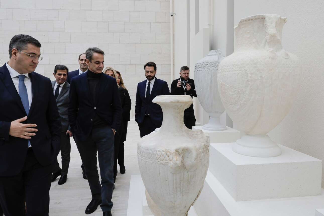 Ο Μητσοτάκης στο νέο μουσείο της Βεργίνας: Ο Καραμανλής και ο Ανδρόνικος θα ήταν περήφανοι