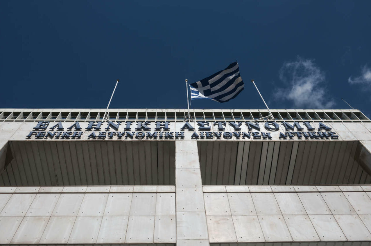 «Θόλωσα και τη σκότωσα»: Τα πρώτα λόγια της 17χρονης στους αστυνομικούς – Η σχέση της με το θύμα