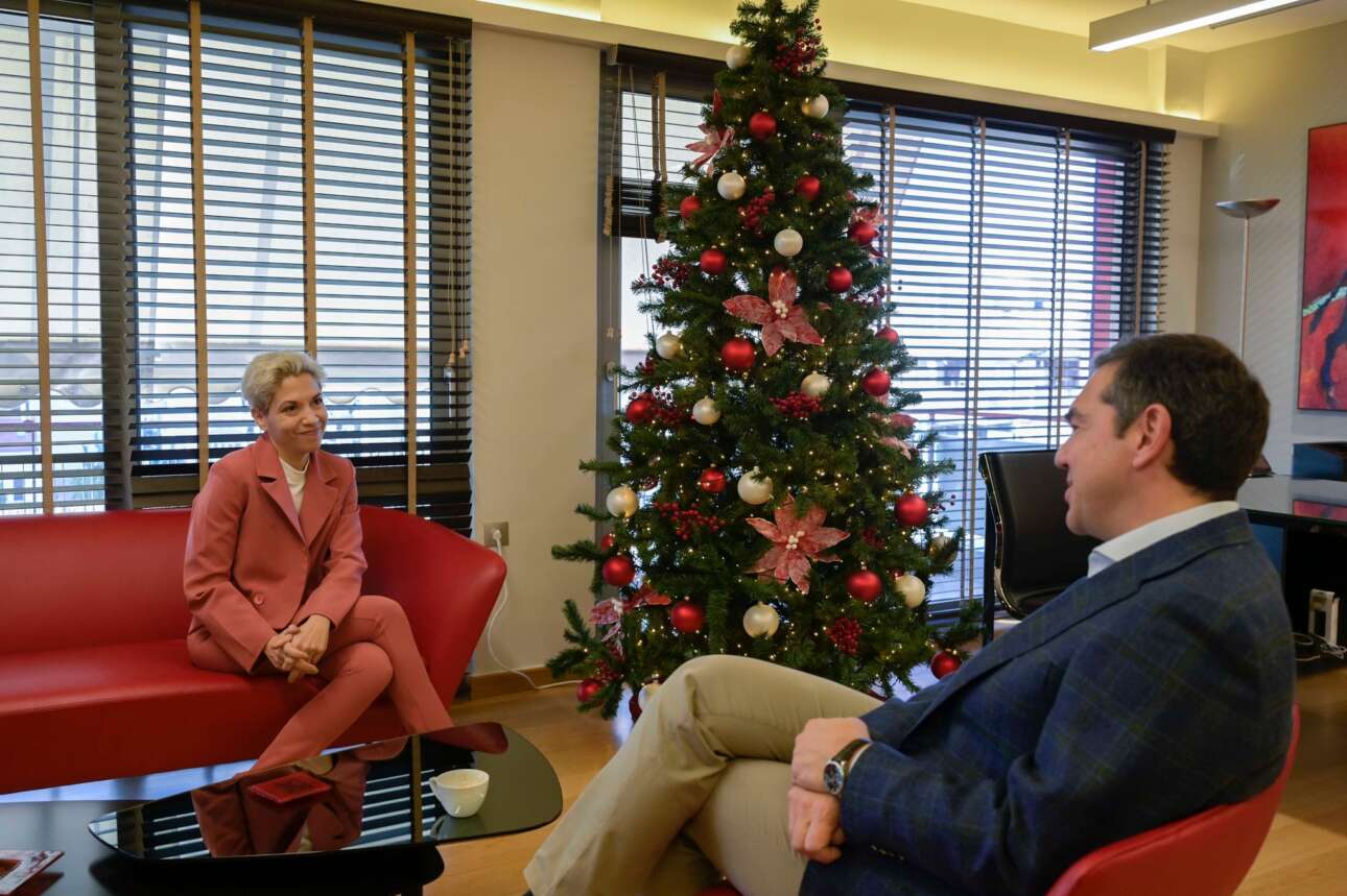 Από τον Βαρουφάκη στον ΣΥΡΙΖΑ και η Φωτεινή Μπακαδήμα