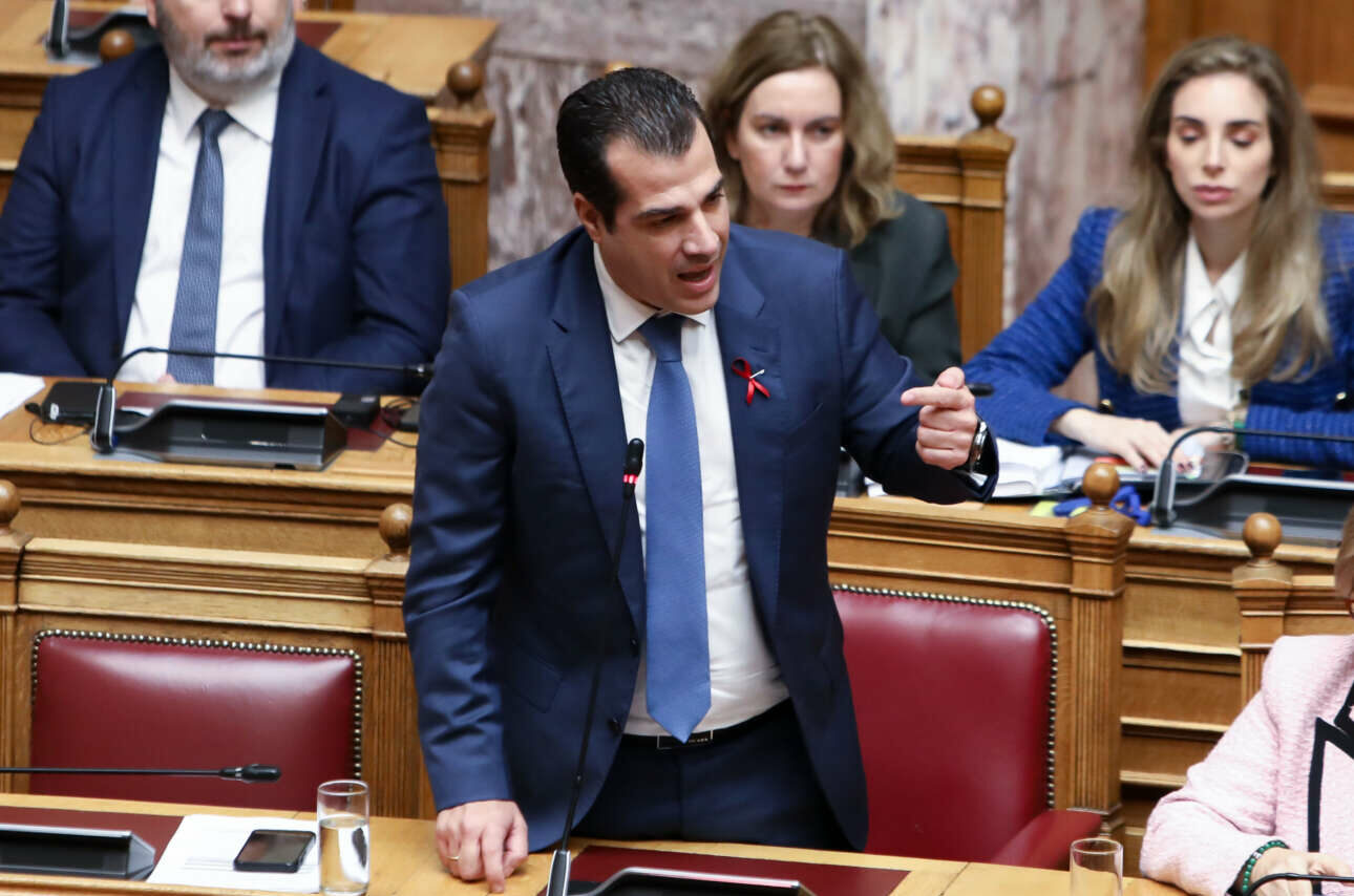 Πλεύρης: Πώς θα γίνει η επιστροφή των ανεμβολίαστων υγειονομικών