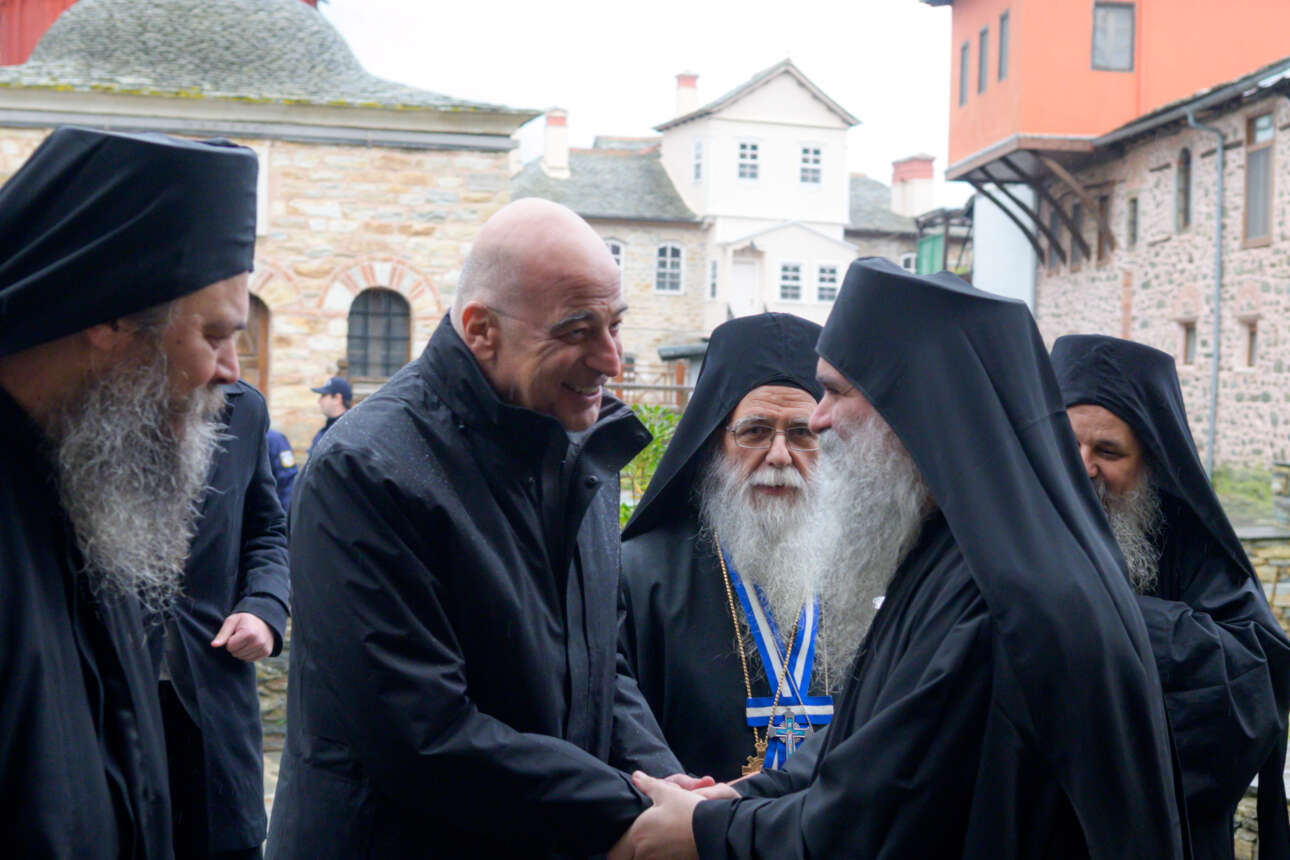 Στο Αγιο Ορος ο Δένδιας: Η κιβωτός αυτή της Ορθοδοξίας είναι άξια κάθε στήριξης και βοήθειας
