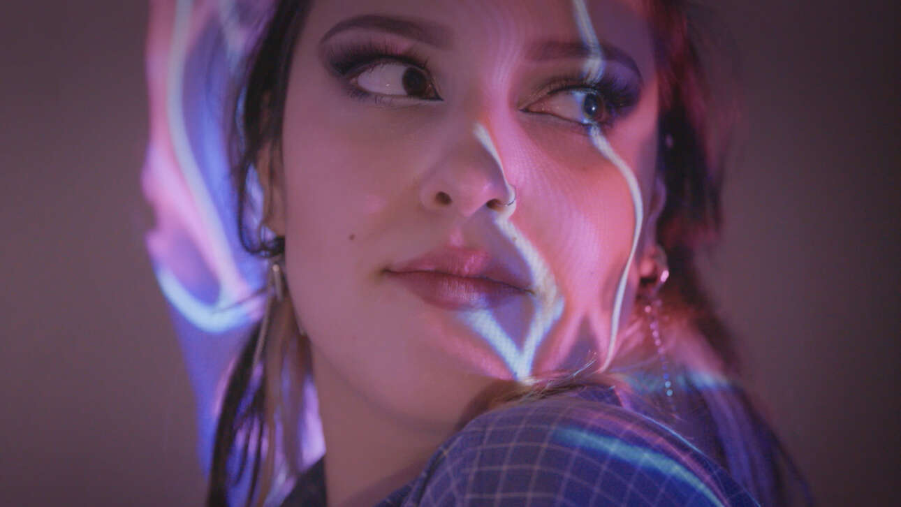 Το «GIRLHOOD» κάνει ψηφιακή πρεμιέρα στο Οnassis Channel στο YouTube