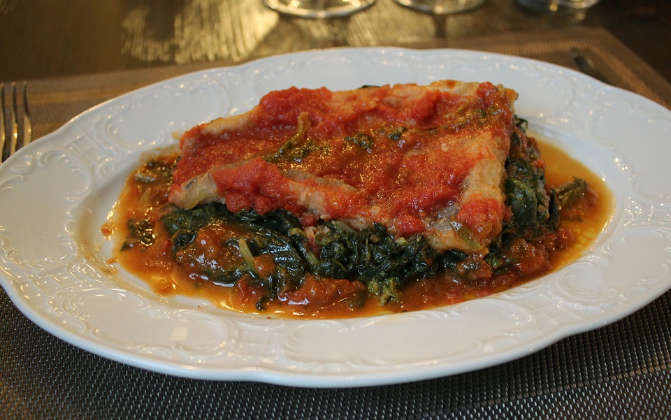 Παστός μπακαλιάρος με χόρτα