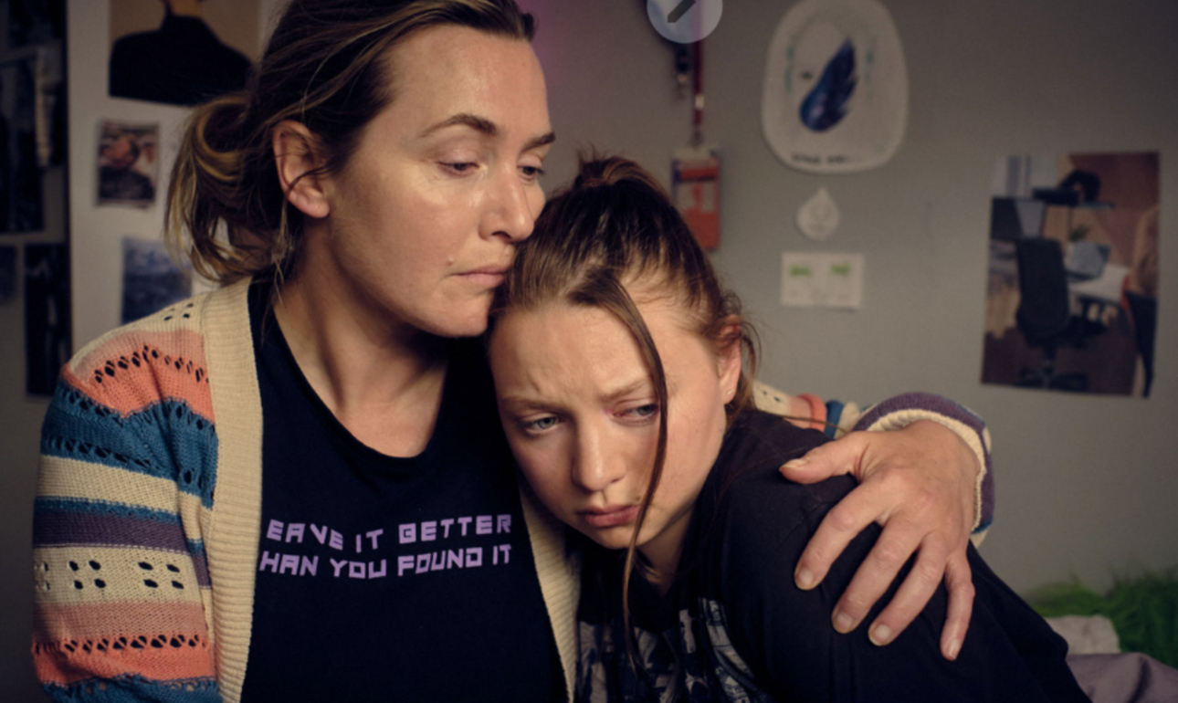 Κέιτ Γουίνσλετ: «Να προστατεύσουμε τα παιδιά στα social media»