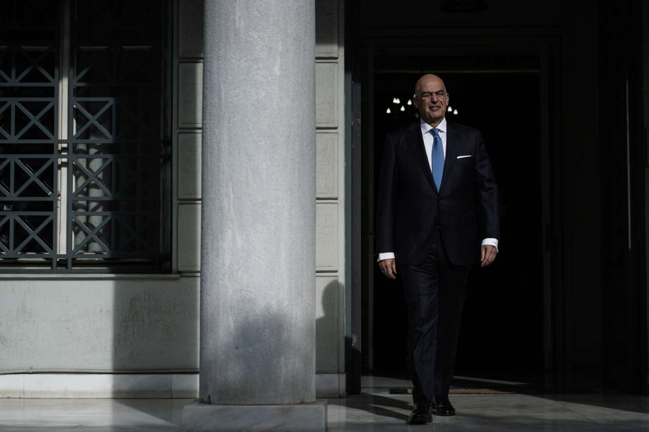 Επίσκεψη Δένδια στο Αγιο Ορος