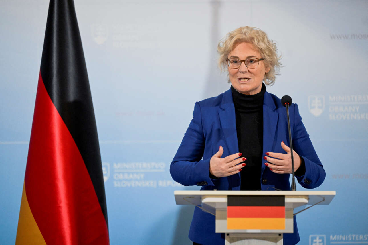 Νέο πρόβλημα για τον Ολαφ Σολτς το πρωτοχρονιάτικο βίντεο της υπουργού Aμυνας