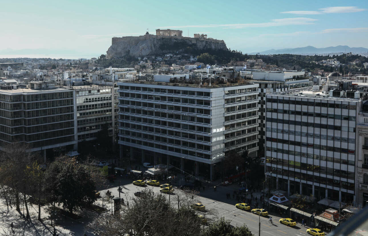 Στις αγορές βγαίνει το Δημόσιο με έκδοση νέου 10ετούς ομολόγου