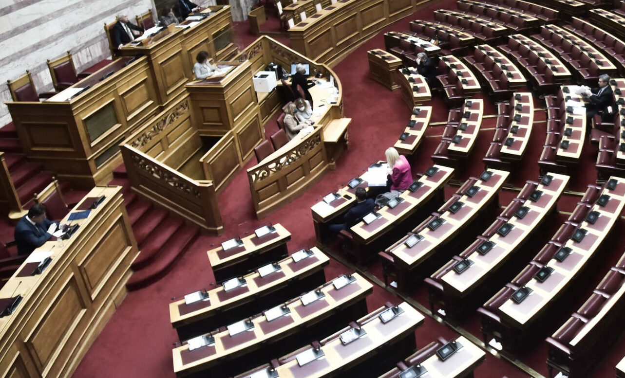 Στη Βουλή η διάταξη-μπλόκο στο «μόρφωμα Κασιδιάρη»