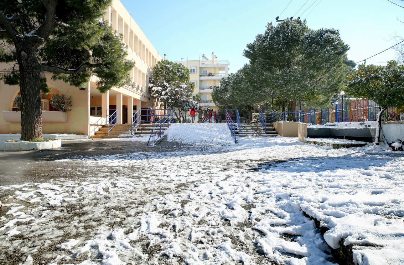 Πέτσας: Προσανατολιζόμαστε στο να μείνουν κλειστά τα σχολεία