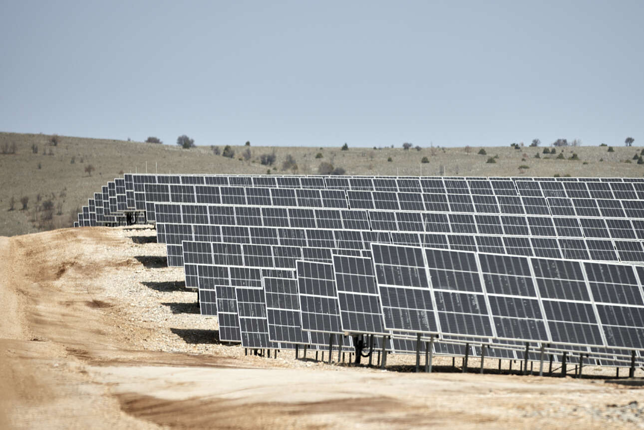 Ο ήλιος «έβαλε» το 13% της ηλεκτρικής ενέργειας στην Ελλάδα το 2022