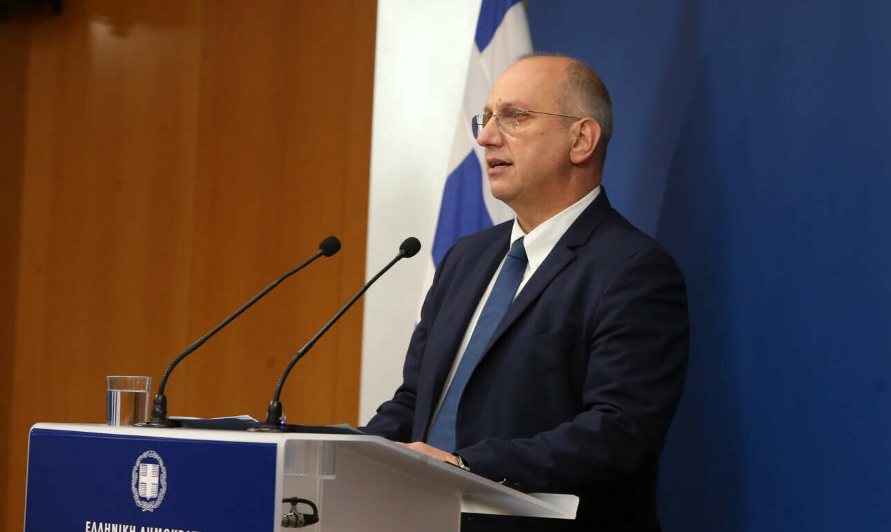 Οικονόμου: Εδώ και 15 χρόνια ο κ. Τσίπρας παραμένει ταυτισμένος με τις ύβρεις και τα παραμύθια