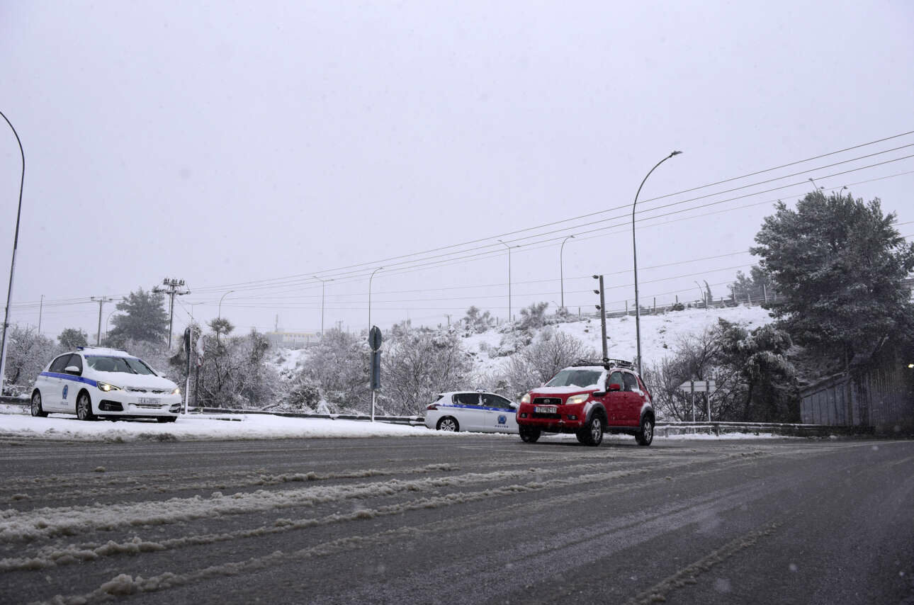 Κορυφώνεται η «Barbara» τις επόμενες ώρες, ιδιαίτερα στην Αττική – Τηλεργασία στο Δημόσιο τη Δευτέρα