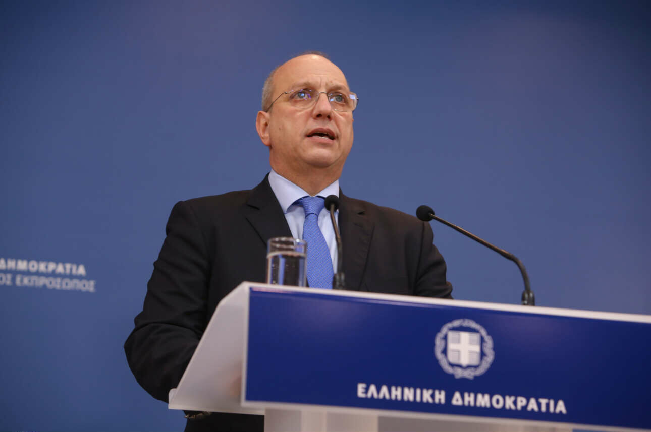 Οικονόμου: Ο Παππάς «κρατάει» τον Τσίπρα, γι’αυτό τον κρατάει στα ψηφοδέλτια