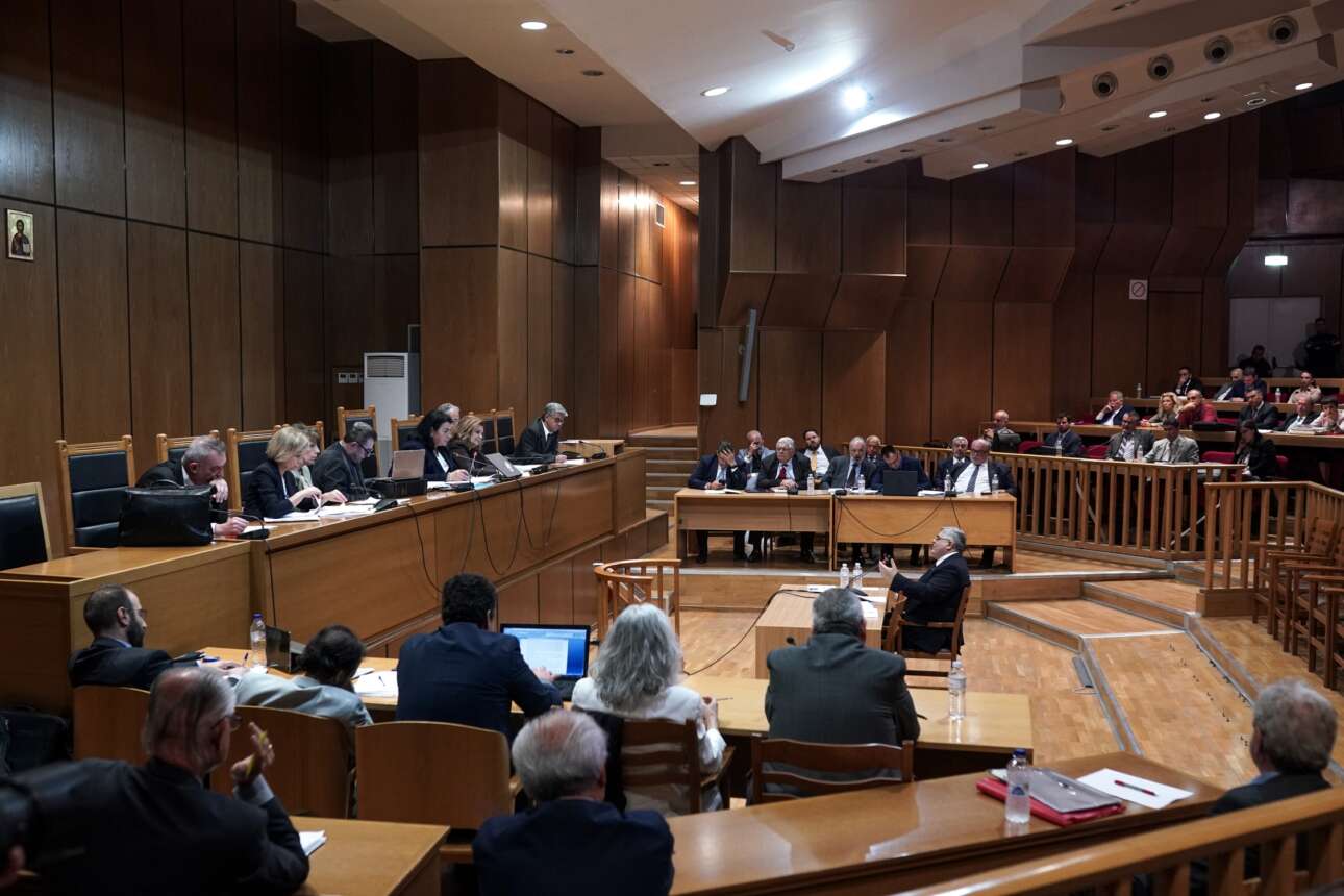 Δίκη Χρυσής Αυγής: Βίαιη προσαγωγή της συντρόφου του Παύλου Φύσσα έχει διατάξει το δικαστήριο