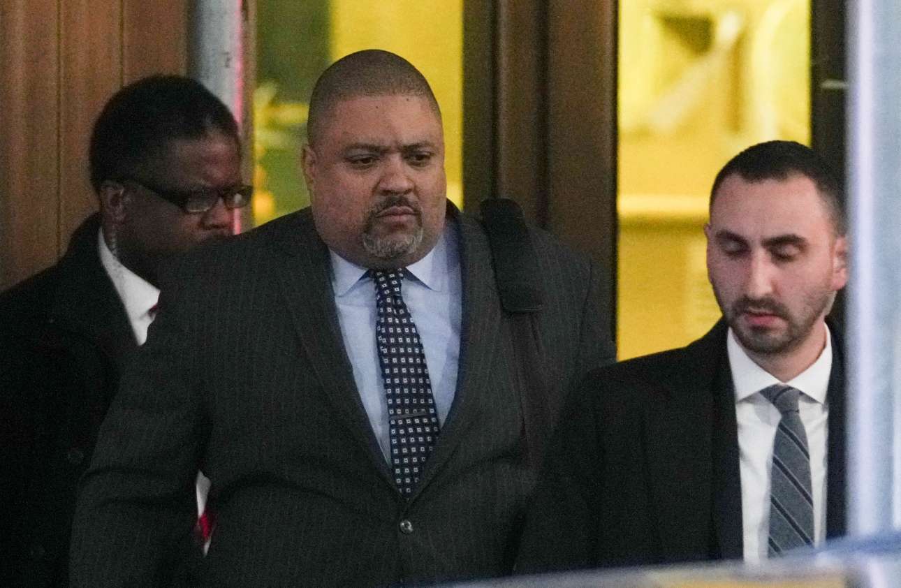 Ποιος είναι ο Αλβιν Μπραγκ που μπορεί να οδηγήσει τον Τραμπ στη φυλακή