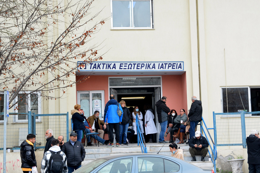 Πλεύρης: 13 τραυματίες παραμένουν στο νοσοκομείο – Οι 7 σε ΜΕΘ