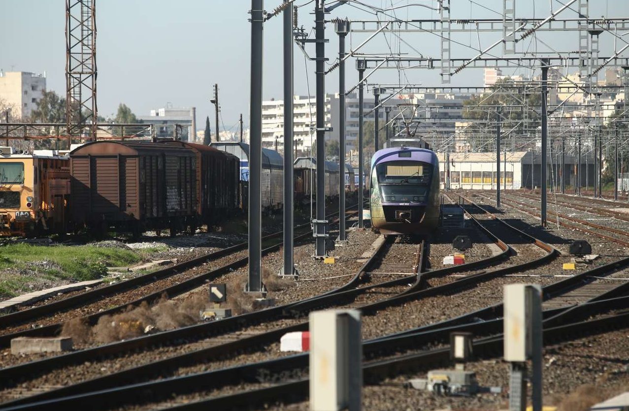 Κατεπείγουσα εισαγγελική έρευνα και για τον Προαστιακό