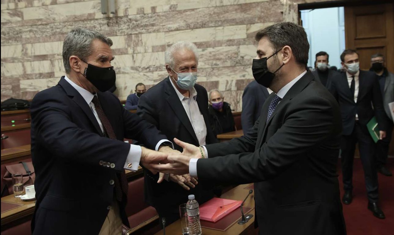 ΠΑΣΟΚ κατά Λοβέρδου: Παράδοξο να έχει κοινές αγωνίες με Οικονόμου και Σκέρτσο