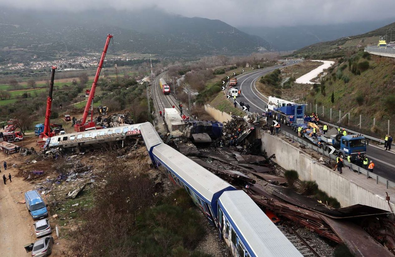 Απολογούνται τρεις για τα Τέμπη – Απάντηση σε Βελόπουλο: Μπίρες στο φορτίο του εμπορικού τρένου