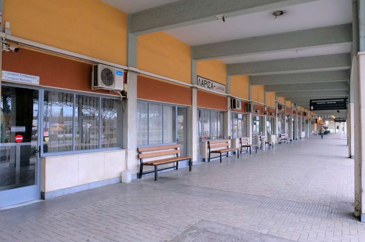 Δικηγόρος πολυτραυματία μιλάει για γλέντι στο σταθμαρχείο Λάρισας τη μοιραία νύχτα