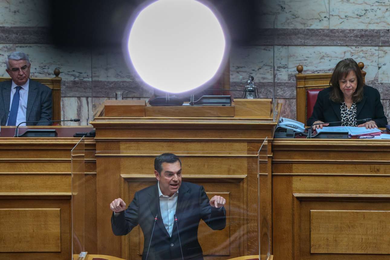 Είστε υπεύθυνοι για τα Τέμπη – Είστε υπεύθυνοι για το Μάτι: Τελευταίες αψιμαχίες στη Βουλή