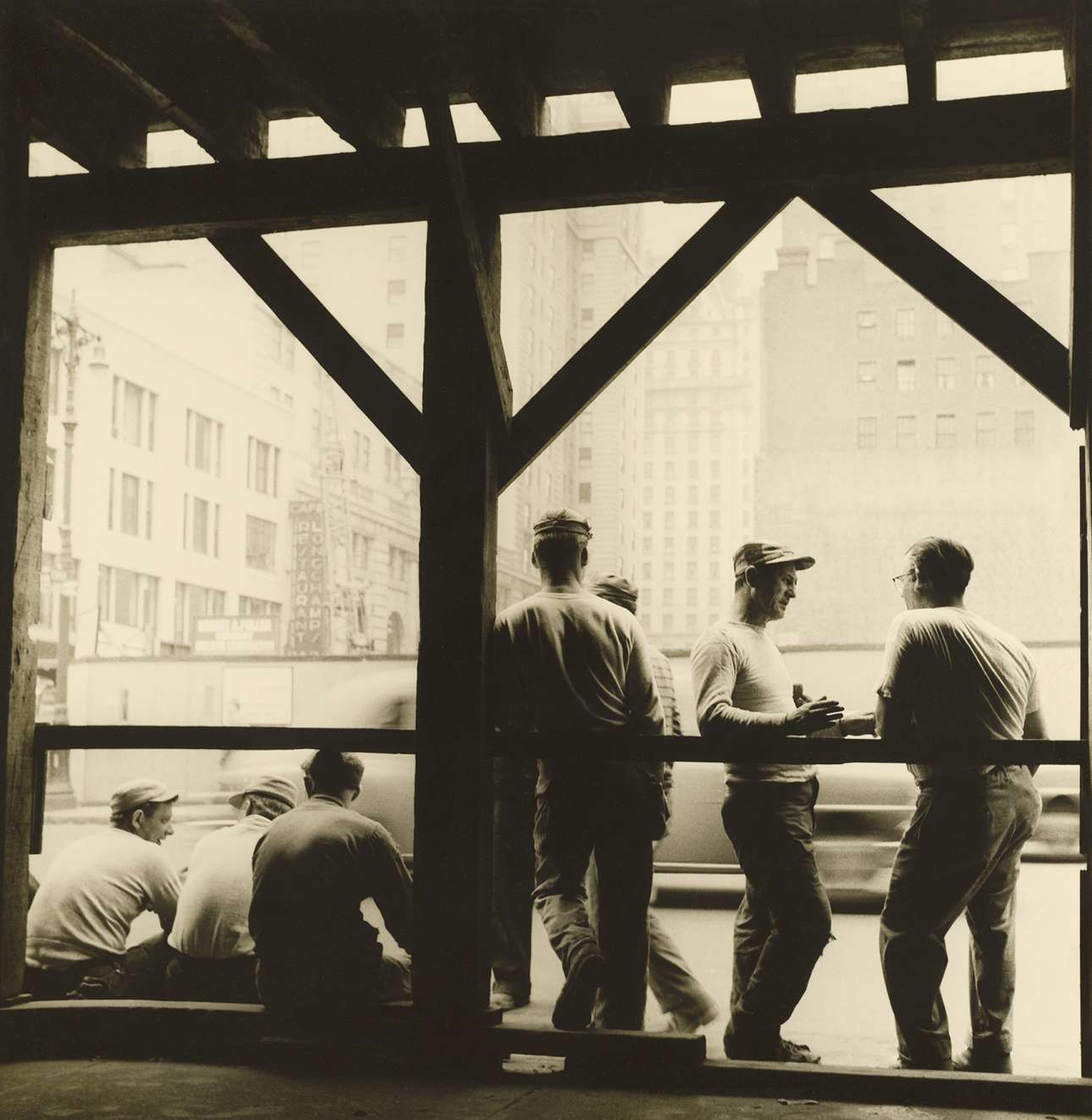 Απρίλιος 1956: Εργάτες στη Νέα Υόρκη, από τη σειρά «Κατασκευές και Κτίρια στη Νέα Υόρκη»