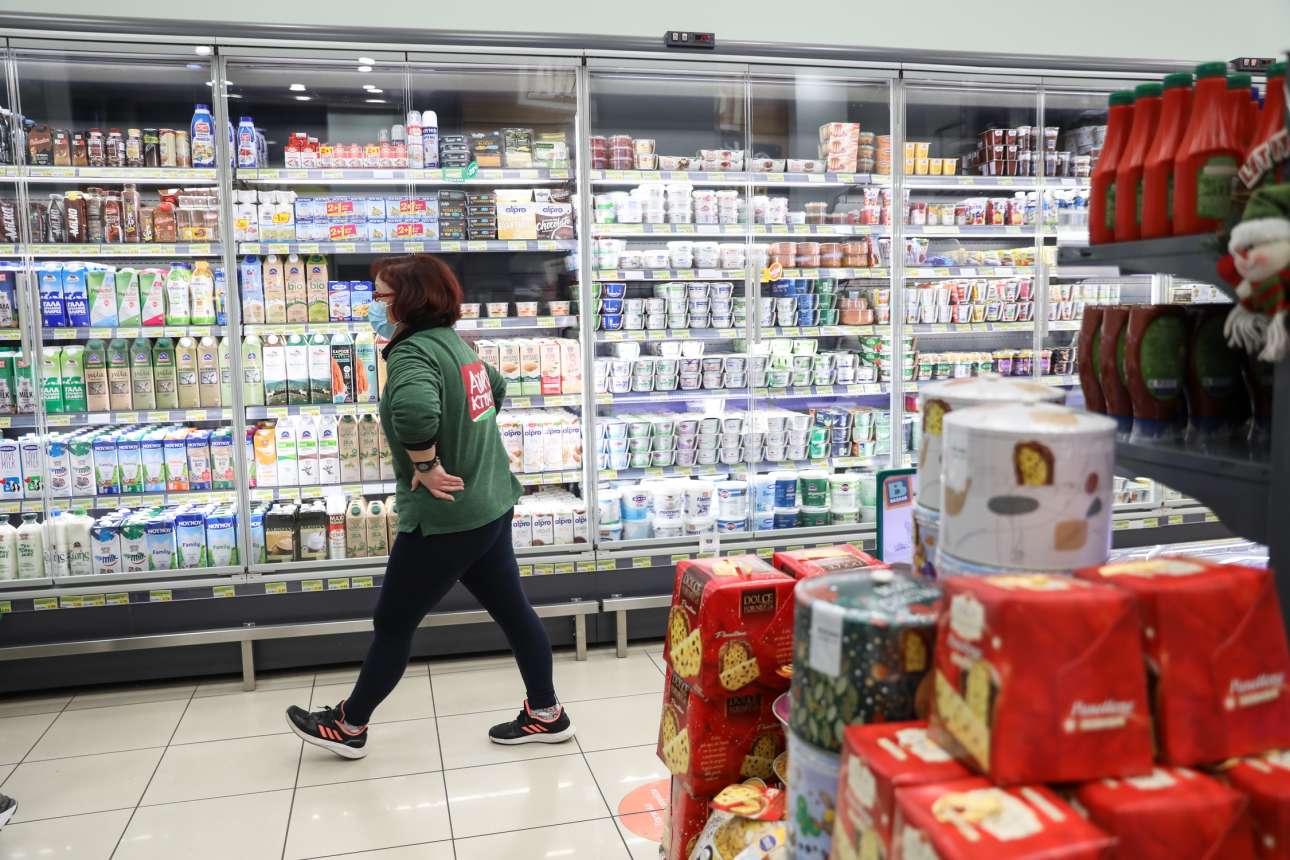 ΕΛΣΤΑΤ: Στο 4,6% υποχώρησε ο πληθωρισμός – αλλά η ακρίβεια στα τρόφιμα επιμένει