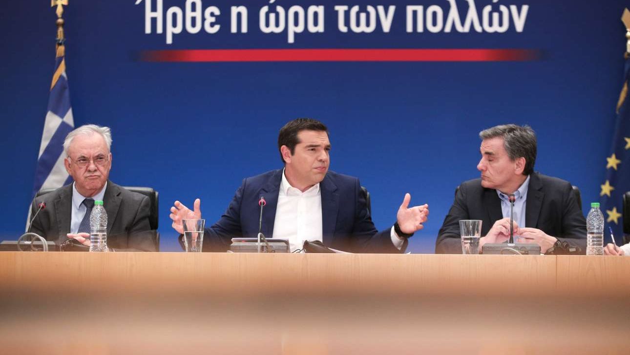 Θετικοί σε «κυβέρνηση ηττημένων» Δραγασάκης και Τσακαλώτος