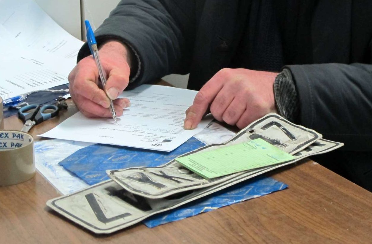 Επιστρέφονται από τη Μ. Δευτέρα πινακίδες, άδειες οδήγησης και κυκλοφορίας, ενόψει Πάσχα