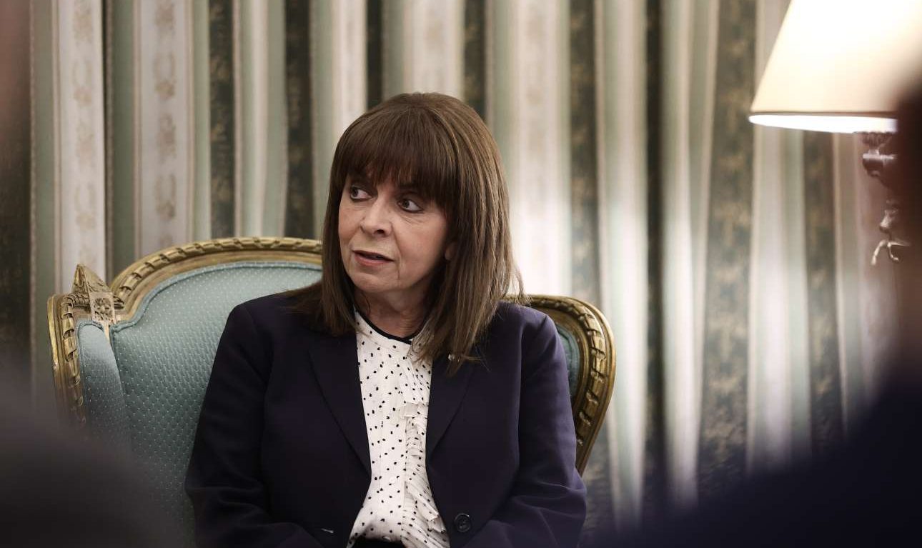 Σακελλαροπούλου: Αυτές τις μέρες η σκέψη μας στρέφεται σ’ αυτούς που λείπουν