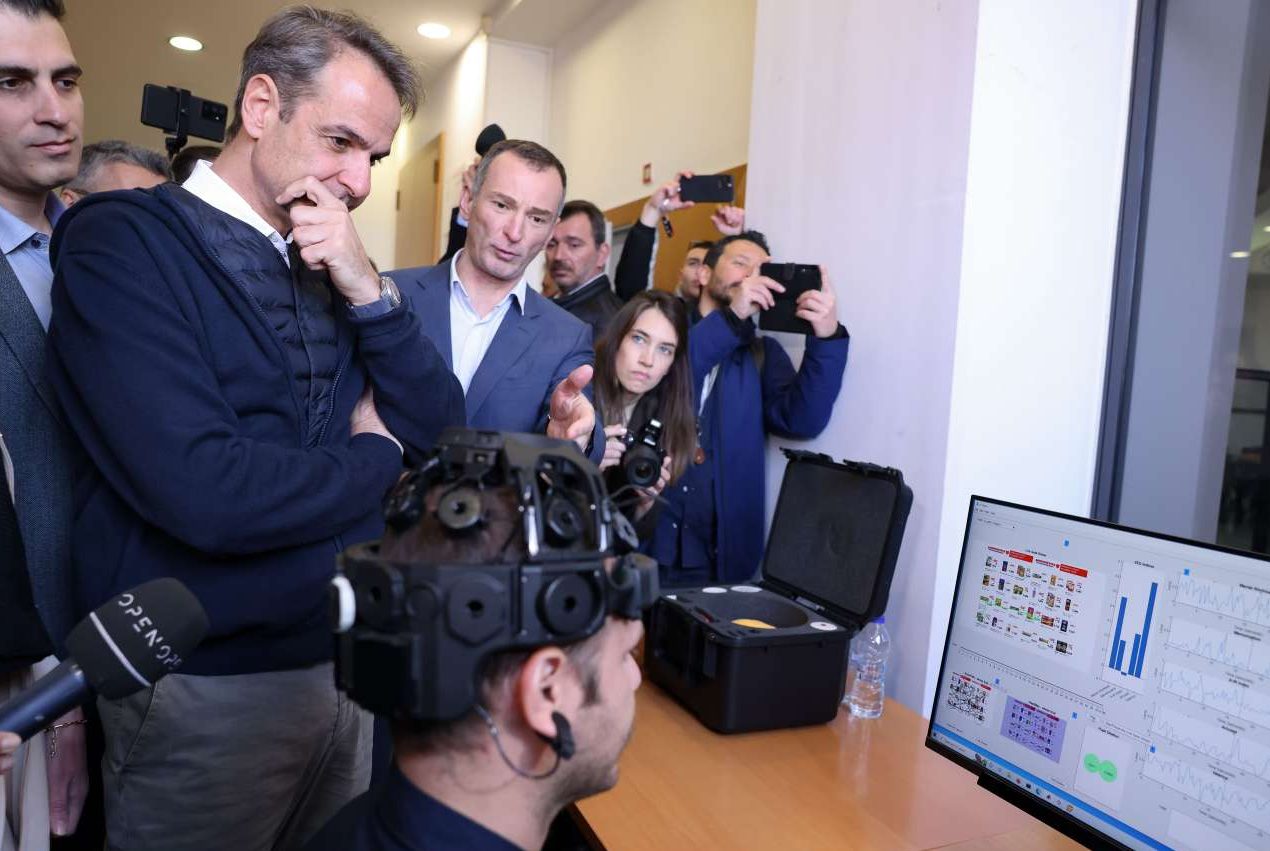 Δέσμευση Μητσοτάκη στο ΕΚΕΤΑ για καλύτερους μισθούς και νέες θέσεις ερευνητών