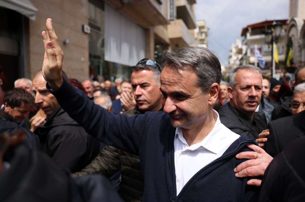 Radiobombing Mητσοτάκη στον Status FM: Tι είπε για Τσίπρα, ντιμπέιτ και… τους Guns N’ Roses