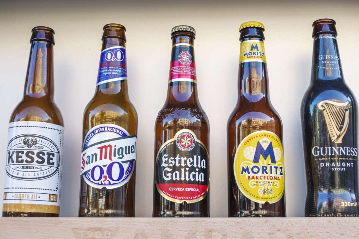 Δικαστήριο δικαιώνει ισπανό εργάτη που έπινε αλκοόλ εν ώρα υπηρεσίας