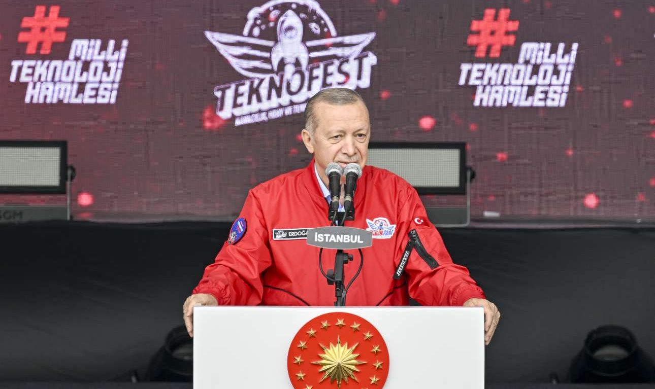 Ο Ερντογάν επέστρεψε: Δημόσια εμφάνιση μετά το πρόβλημα υγείας