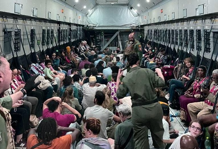 Νέα προσπάθεια για κατάπαυση του πυρός στο Σουδάν – συνεχείς οι επιχειρήσεις εκκένωσης του Χαρτούμ