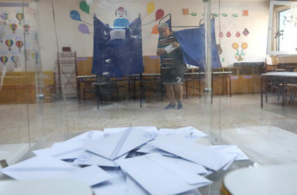 Δημοσκόπηση Pulse: Στις 5,5 μονάδες το προβάδισμα της ΝΔ