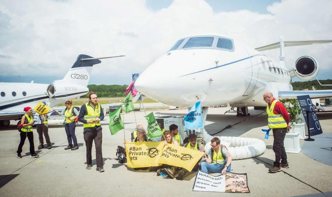 Γενεύη: Ακτιβιστές για το κλίμα διέκοψαν για λίγο την αεροπορική κυκλοφορία