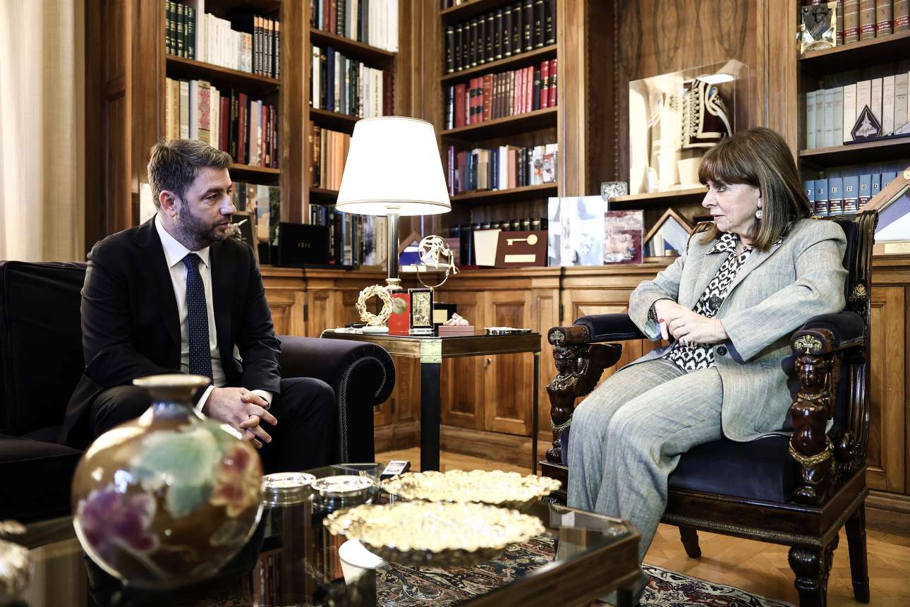 Επέστρεψε στην Πρόεδρο την εντολή (και) ο Νίκος Ανδρουλάκης