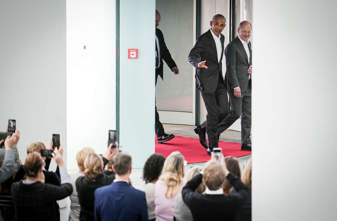 Ο Ομπάμα στο Βερολίνο – δείπνο με τη Μέρκελ και συνάντηση με τον Σολτς